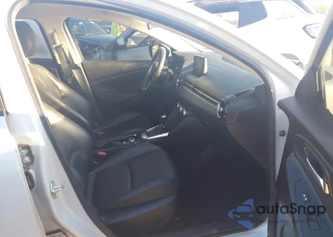 2019 Toyota Yaris Xle из США, поврежденный, VIN 3MYDLBYV6KY512702